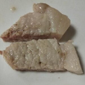 シンプル薄切り豚ロース肉の塩コショウ炒め